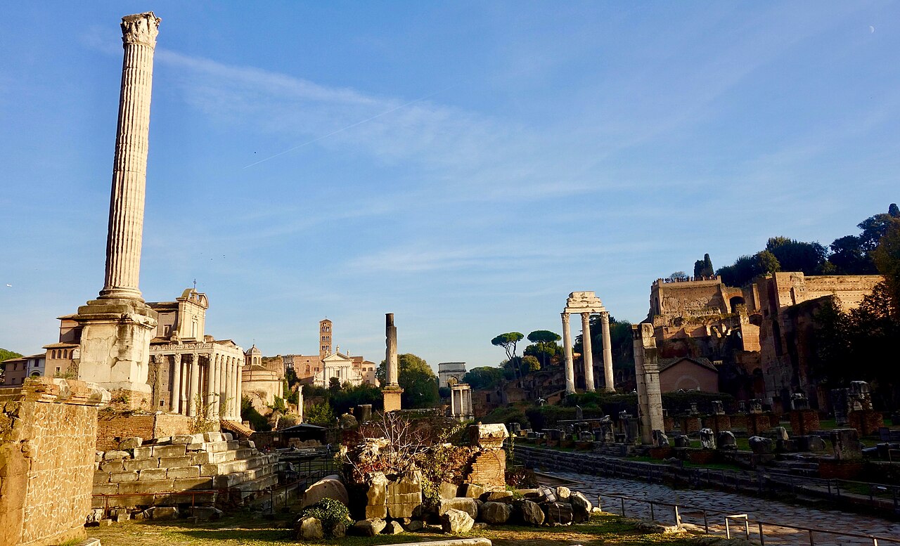 Veduta della Via Sacra nel Foro Romano